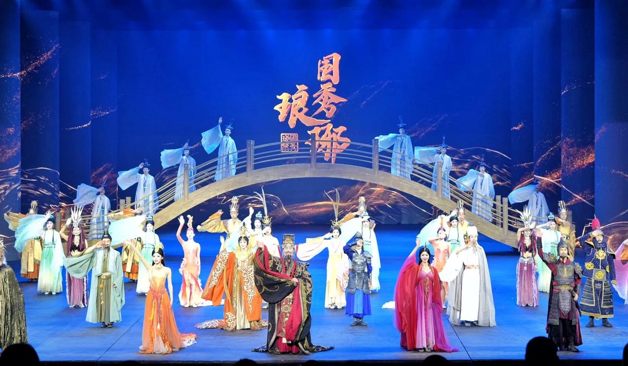 蒙蒙细雨中，漫步琅琊古城，赏国秀琅琊。也是别有一番风味。琅琊古城