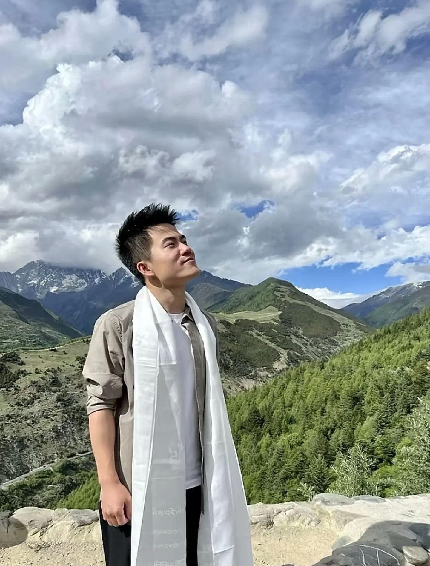 如果给董宇辉召开庆功会，会邀请哪些人？