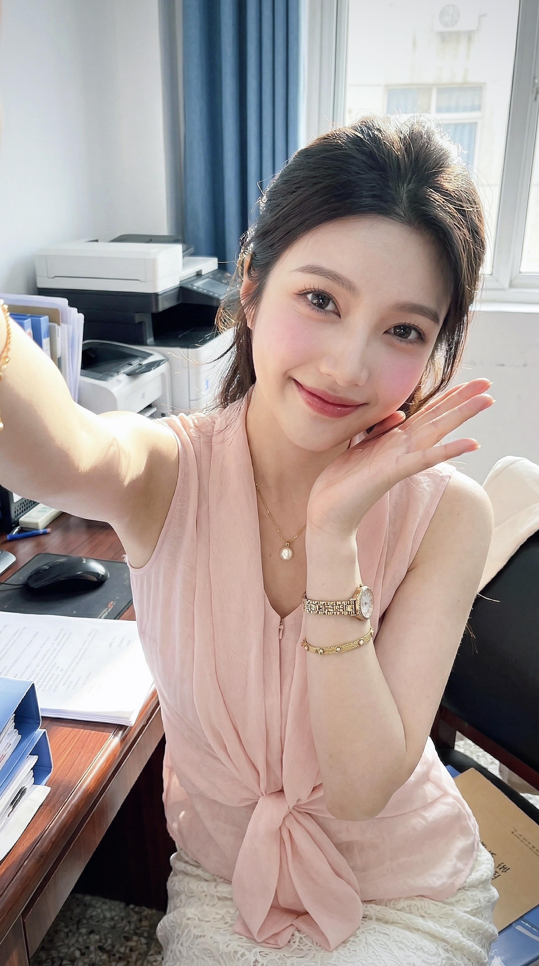 来了一位新同事…