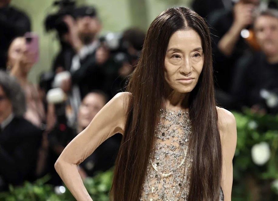 整容技术真的会加速衰老吗？看看王薇薇的拉皮手术就知道了。她作为时尚界的常青树，身