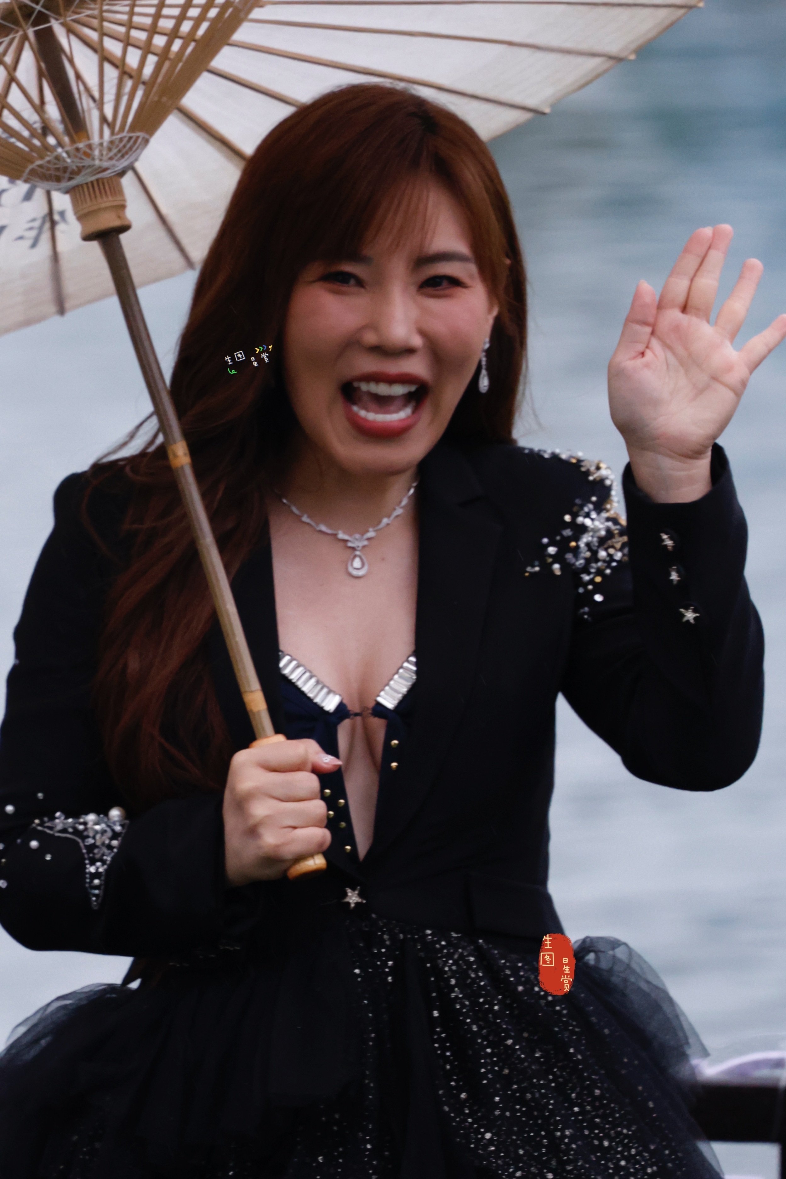 李佳薇芭莎濮院外拍 姐姐好辣芭莎艺术年度美学盛典