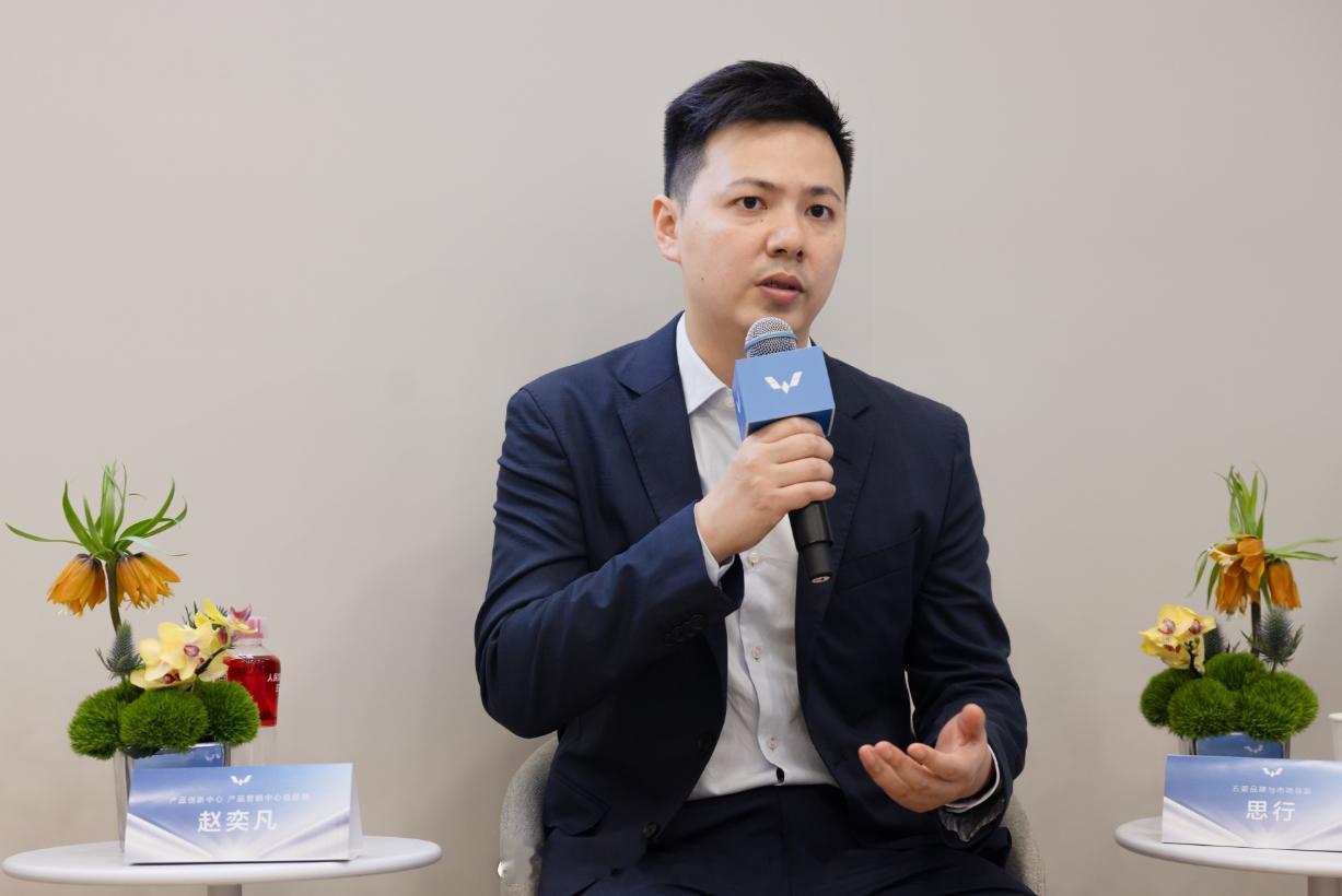 【神车五菱宏光即将换代，插混？还是纯电？】北京车展期间，五菱星光共创版发布会的群