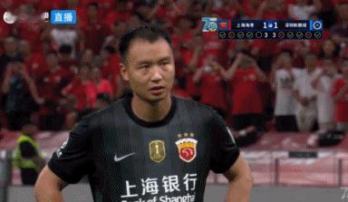 点球大战彭鹏已经做到了极致，怎奈一帮“猪队友”根本带不动，虽然他接连扑出了莱昂纳