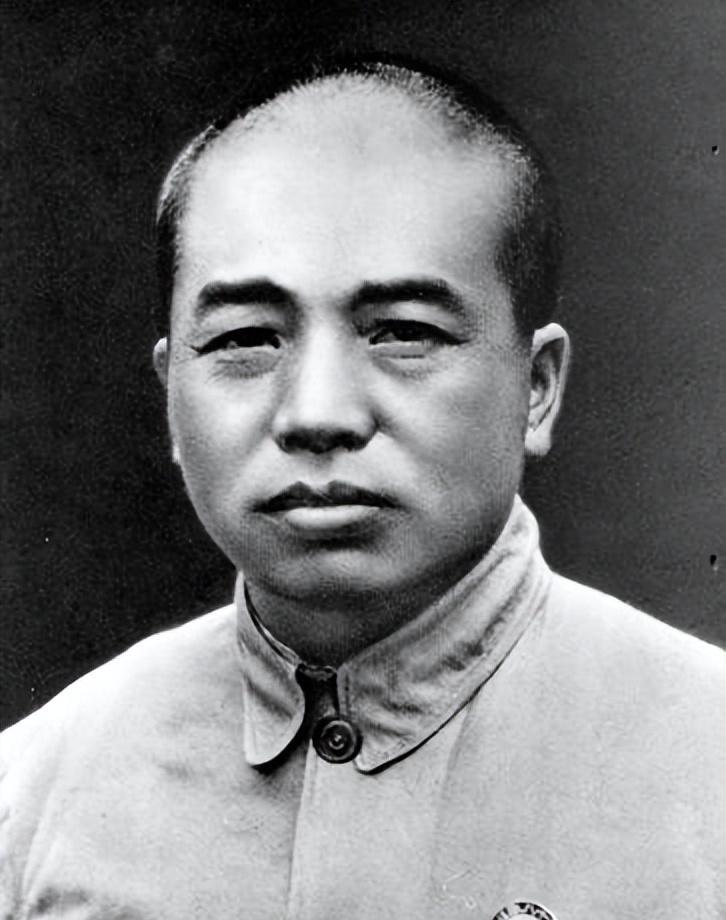 1955年彭德怀以国防部长身份坚持要求陈赓破例，他这样发问陈赓最终如何回应？
1