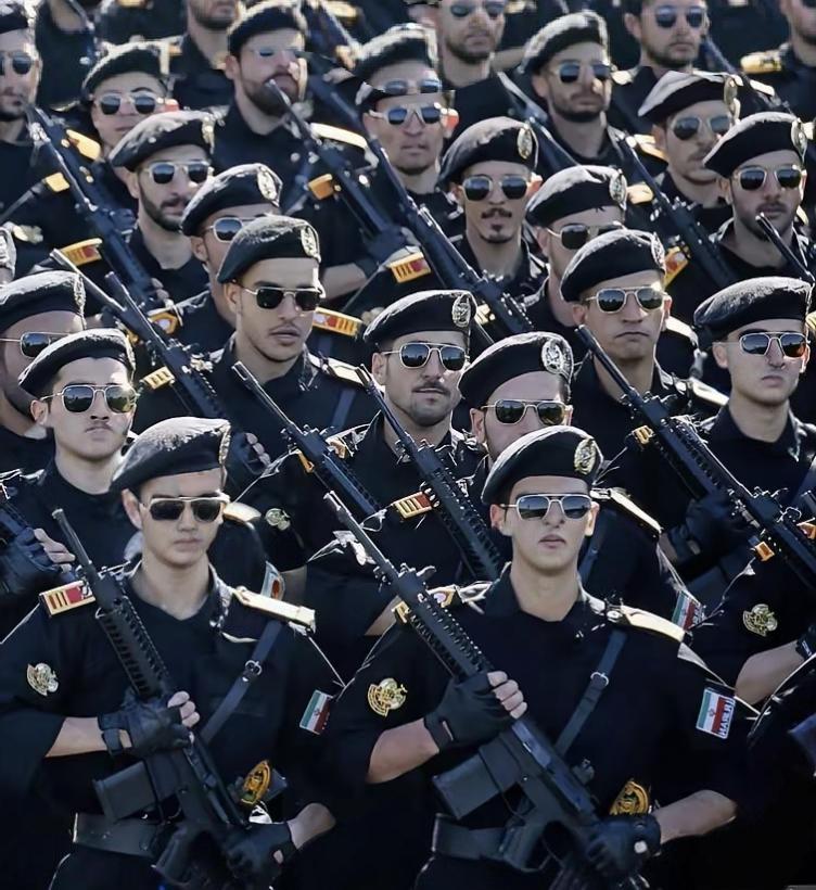 家人们快看，中东这局势也太紧张了！伊朗革命卫队刚官宣，所有导弹部队都进入全面战备