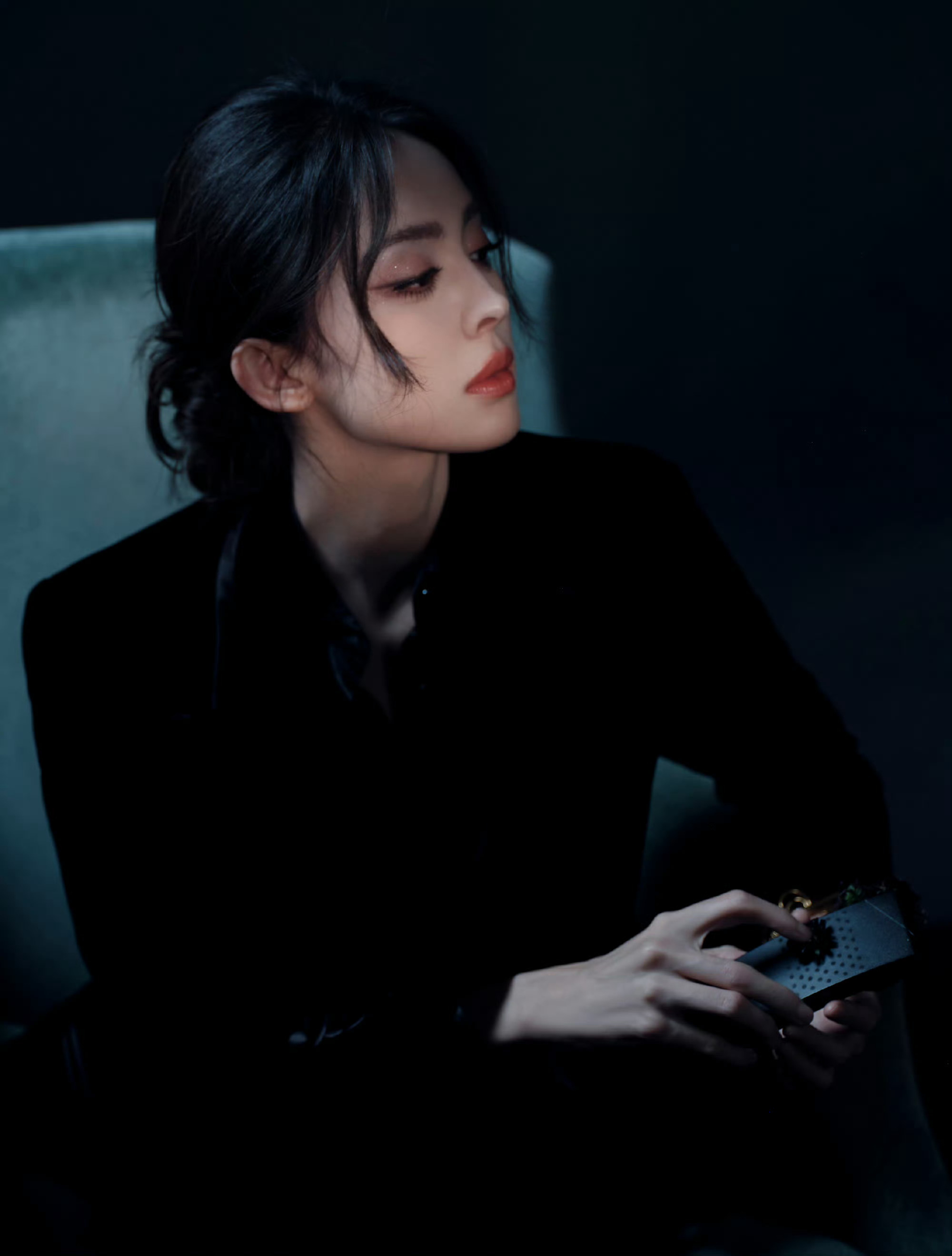 古力娜扎亮相TOMFORDBEAUTY品牌活动造型 