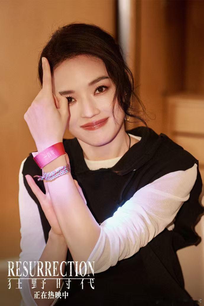 这种充满仪式感的小细节，让观影不再是单向的欣赏，而是一场双向的奔赴。观众与电影通