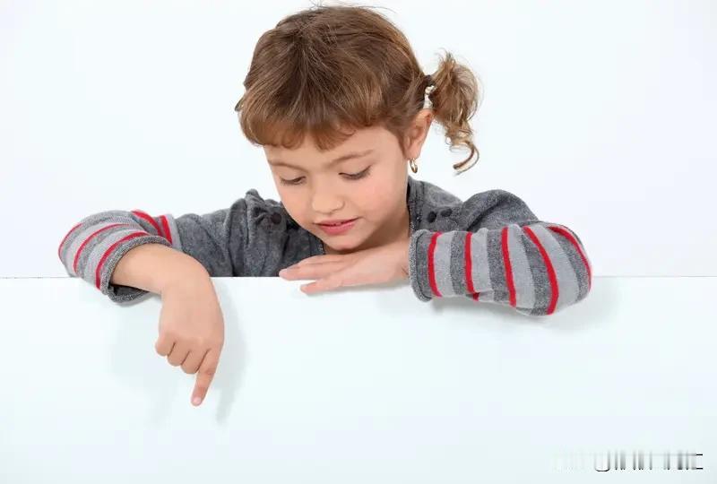 善良和自私谁能幸福，这还真不好说。
善良的人常为他人着想，像那些做公益的志愿者，