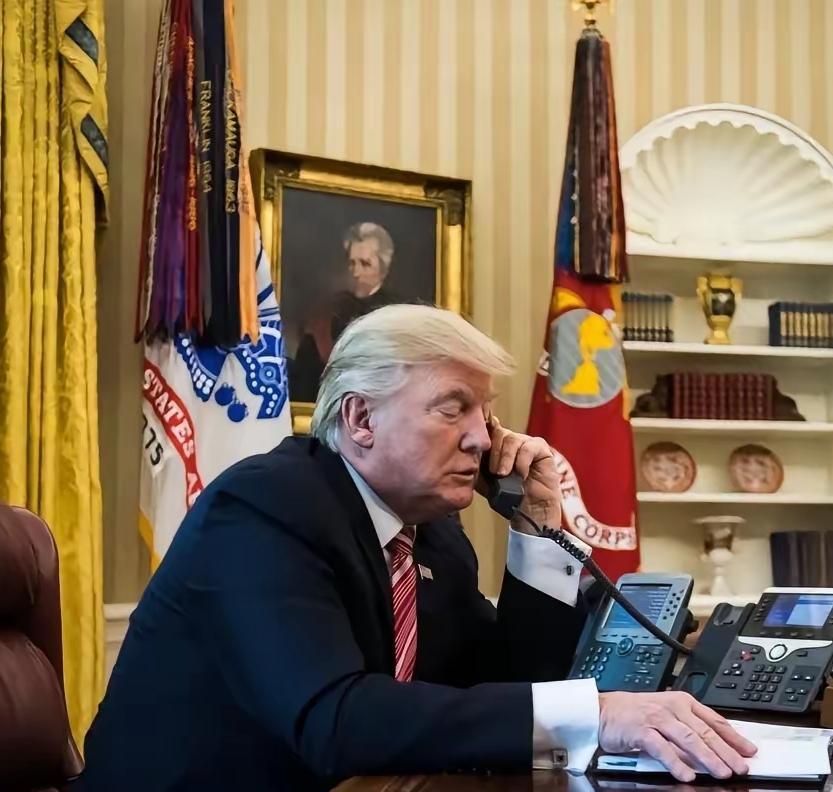 特朗普不喜欢新能源吗？
这是不可能的。
但是美国的国家利益跟化石能源紧密绑定，他