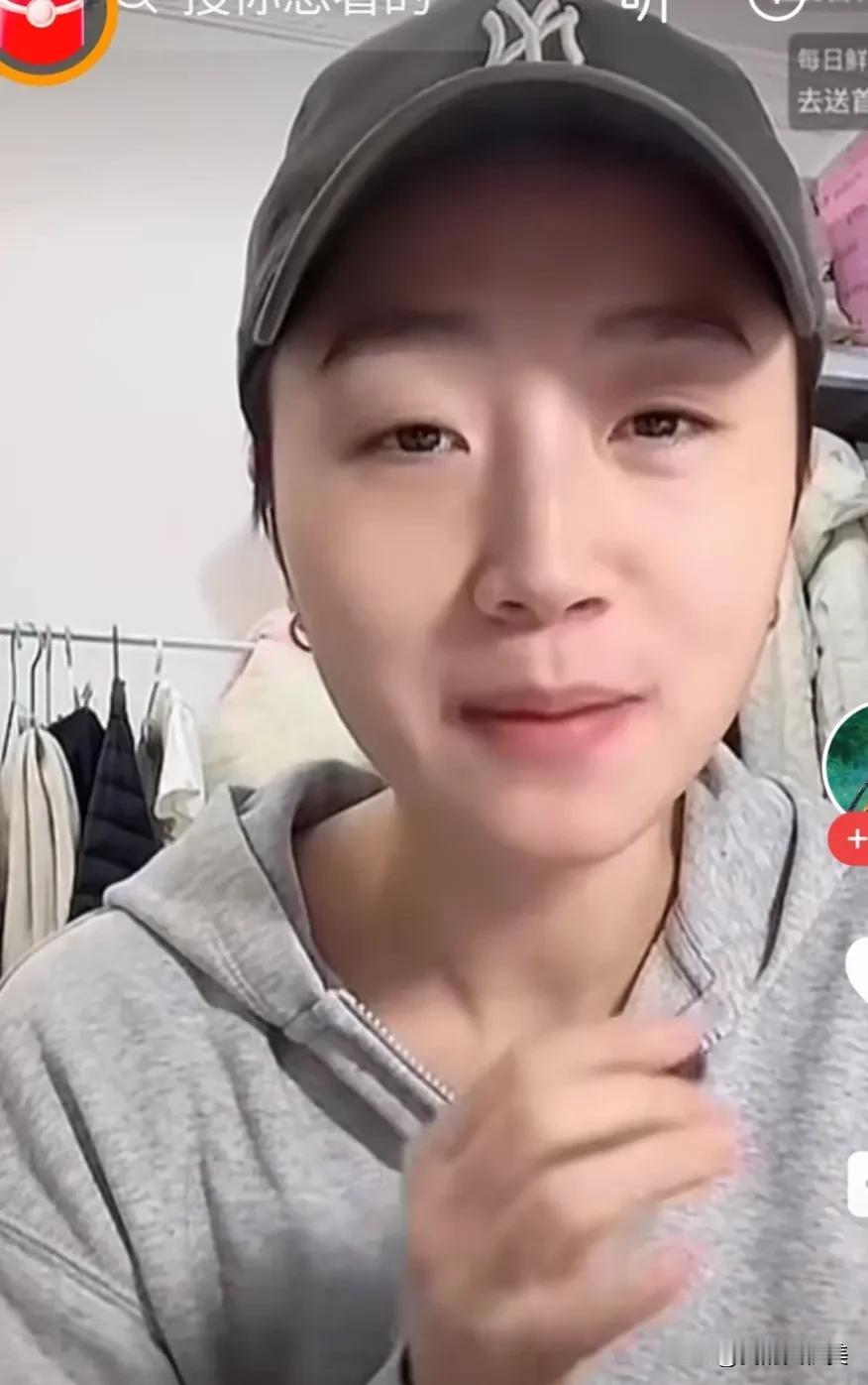 秋天妈妈终于又笑了，紧抓自己不放的阿福自爆：自己生病了，得口腔癌和胃癌，已经住院