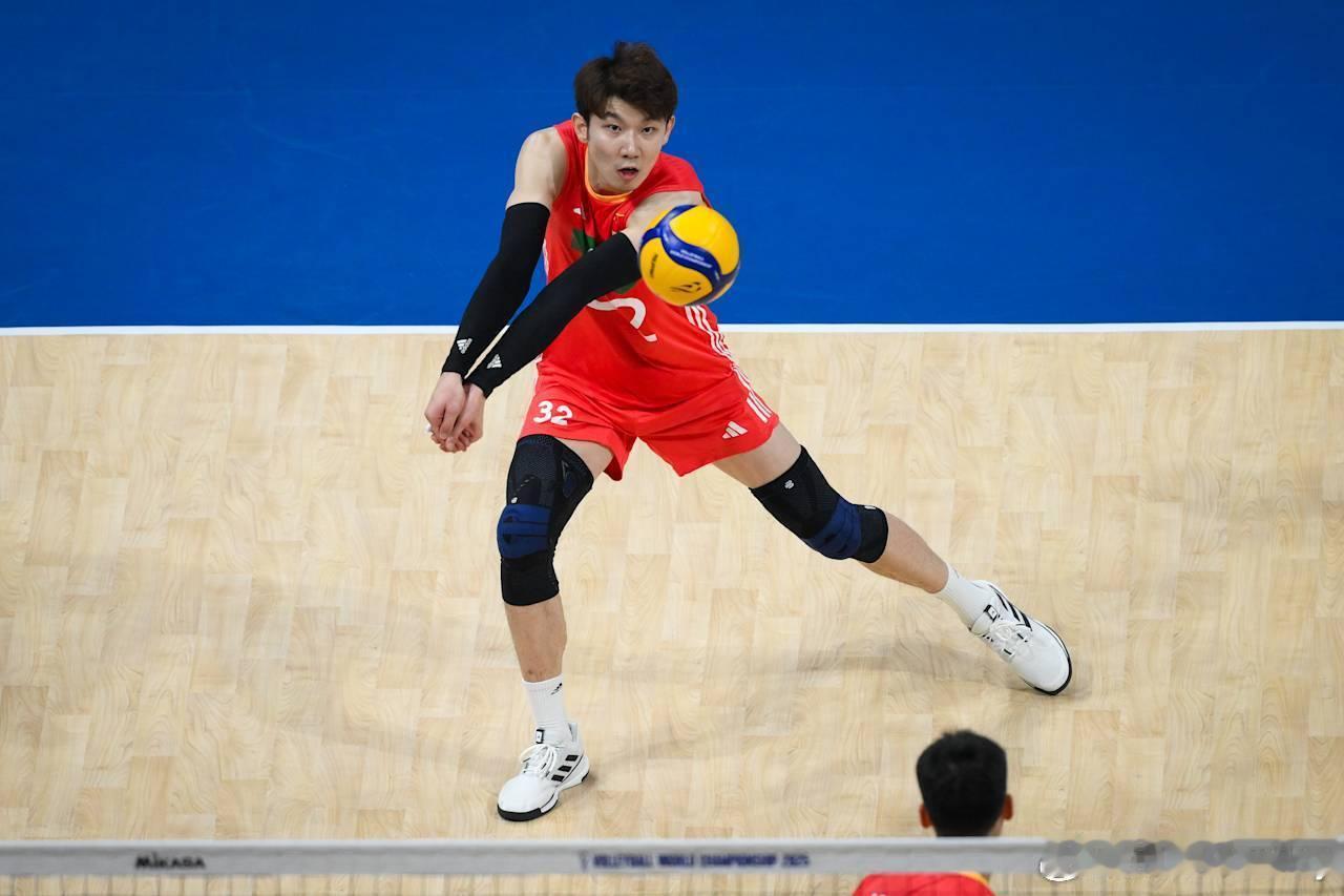 除夕，也是宾宾 生日。㊗️宾宾除夕快乐and生日快乐。2026马年大吉，一切顺顺