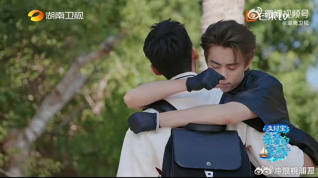 武大靖说退役后终于可以吃肉了武大靖表示退役后终于能吃肉了，王鹤棣暖心安慰让他好好