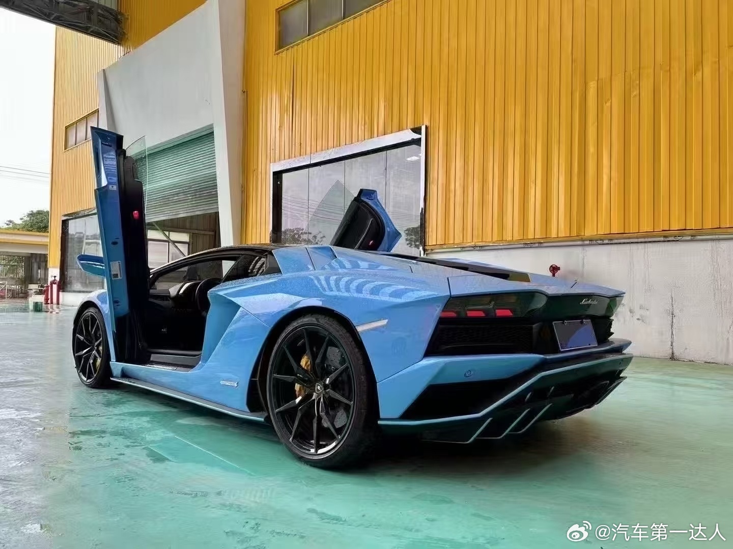 兰博基尼Aventador S大牛740-4、原厂Baby blue蓝 完美配色