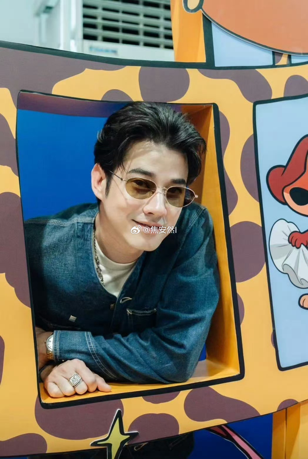 握趣，马里奥打卡了赵露思品牌rdd 