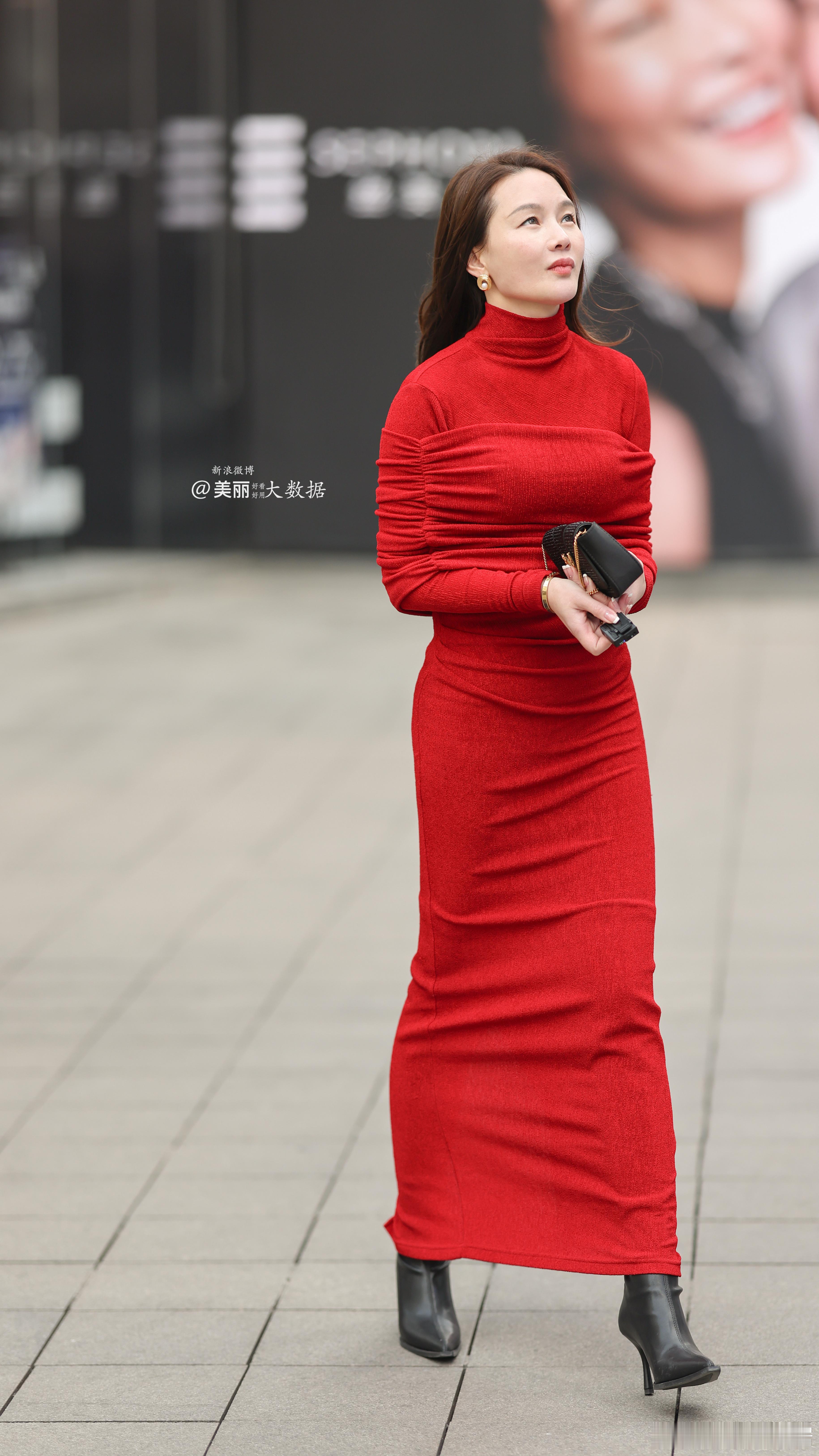 [鲜花][鲜花][鲜花]美丽三连拍[心][心][心]新年快乐[笑而不语]宝贝们 