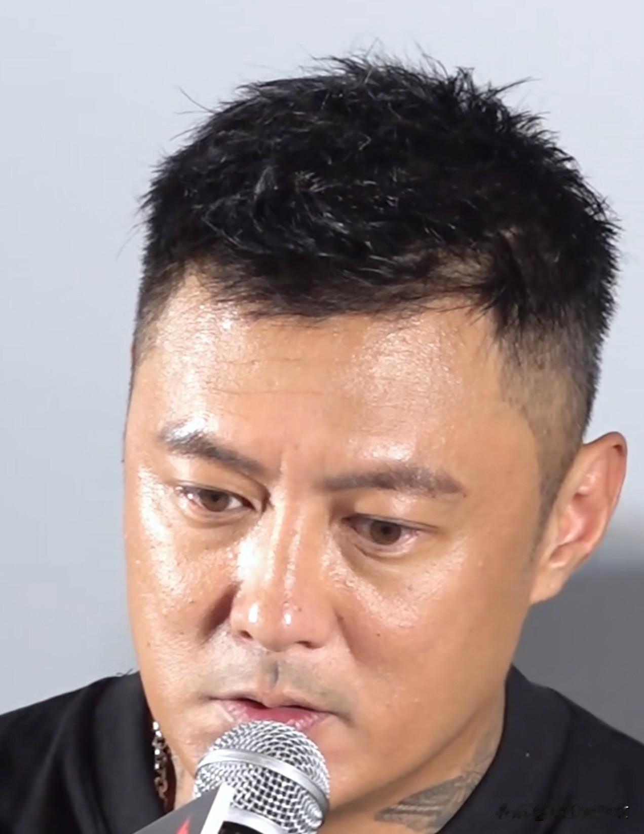 余文乐离婚，我不意外，
余文乐和前妻聚餐，我不意外，
但唯独有一点让我想不到，那