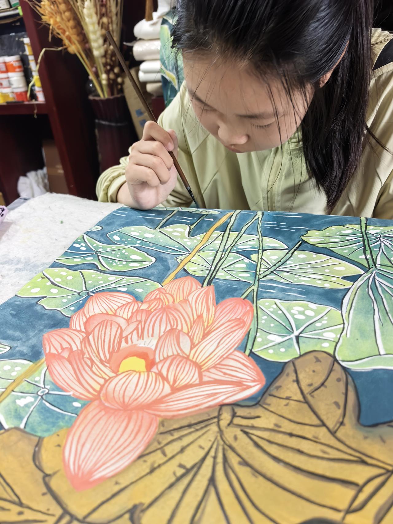 碰到这种人，说实话我心里很难受，但是一点办法都没有。
我在一个书画社群里面，有这