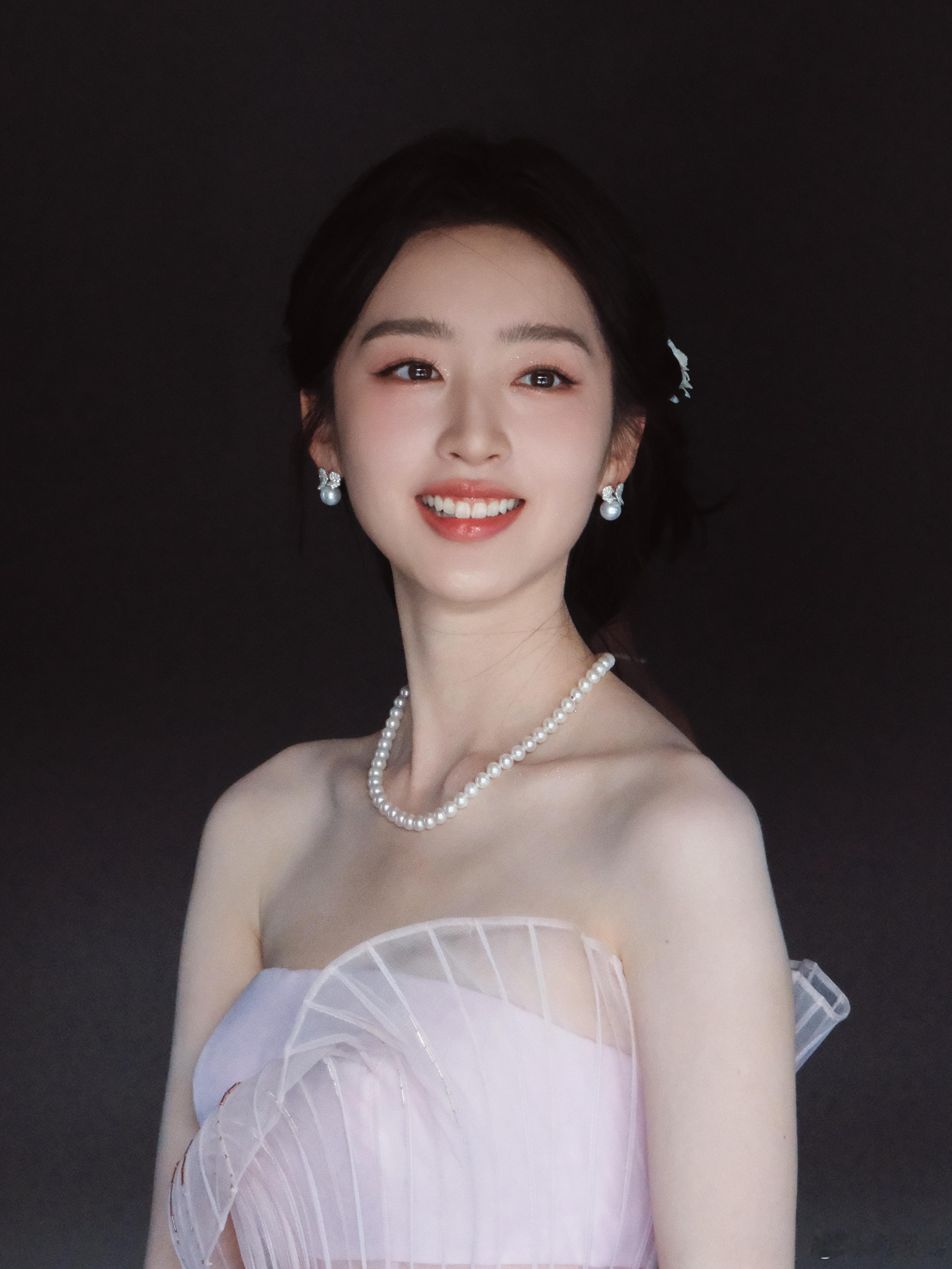 星光大赏AI红毯真香了 星光大赏的AI红毯太让人惊喜了！一开始还担心会无聊，结果