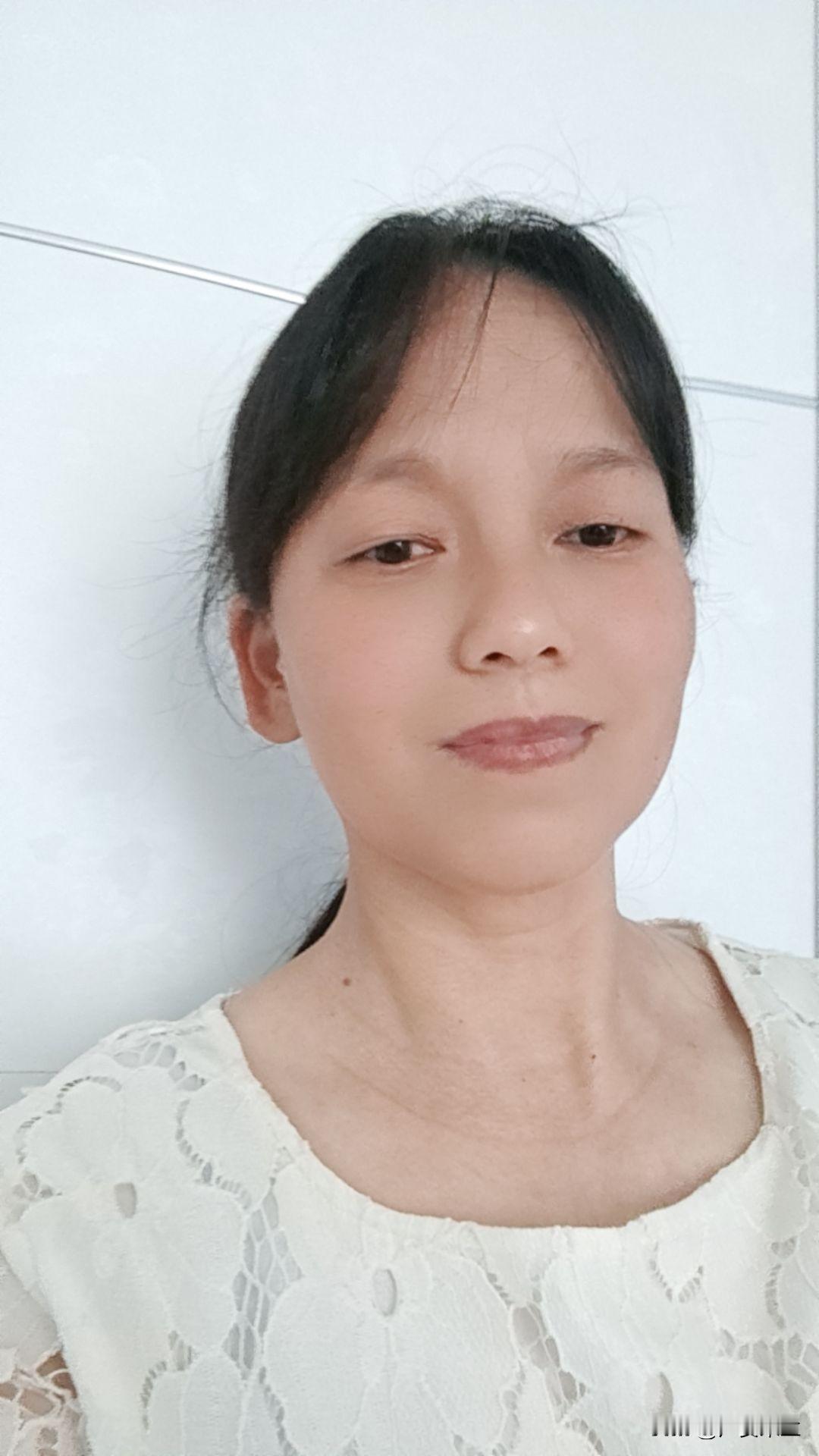 姐妹们，我们一辈子舍不得吃，舍不得穿，到底是为了什么？其实我也想不明白。

我这