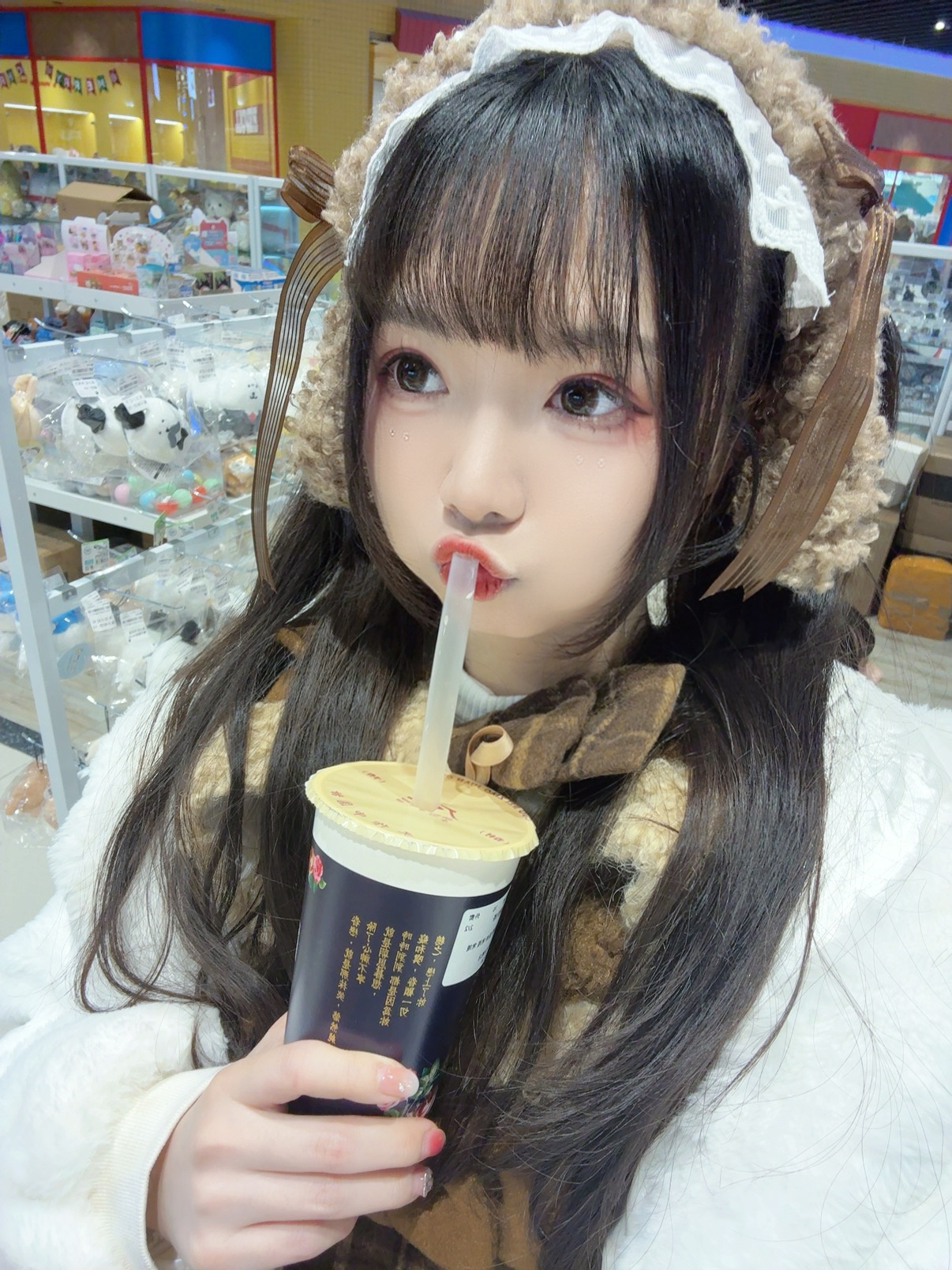 大家好 我是盗号的 这个号已经被我盗了 我发现 这个号主好孤单 平时都没人和她聊