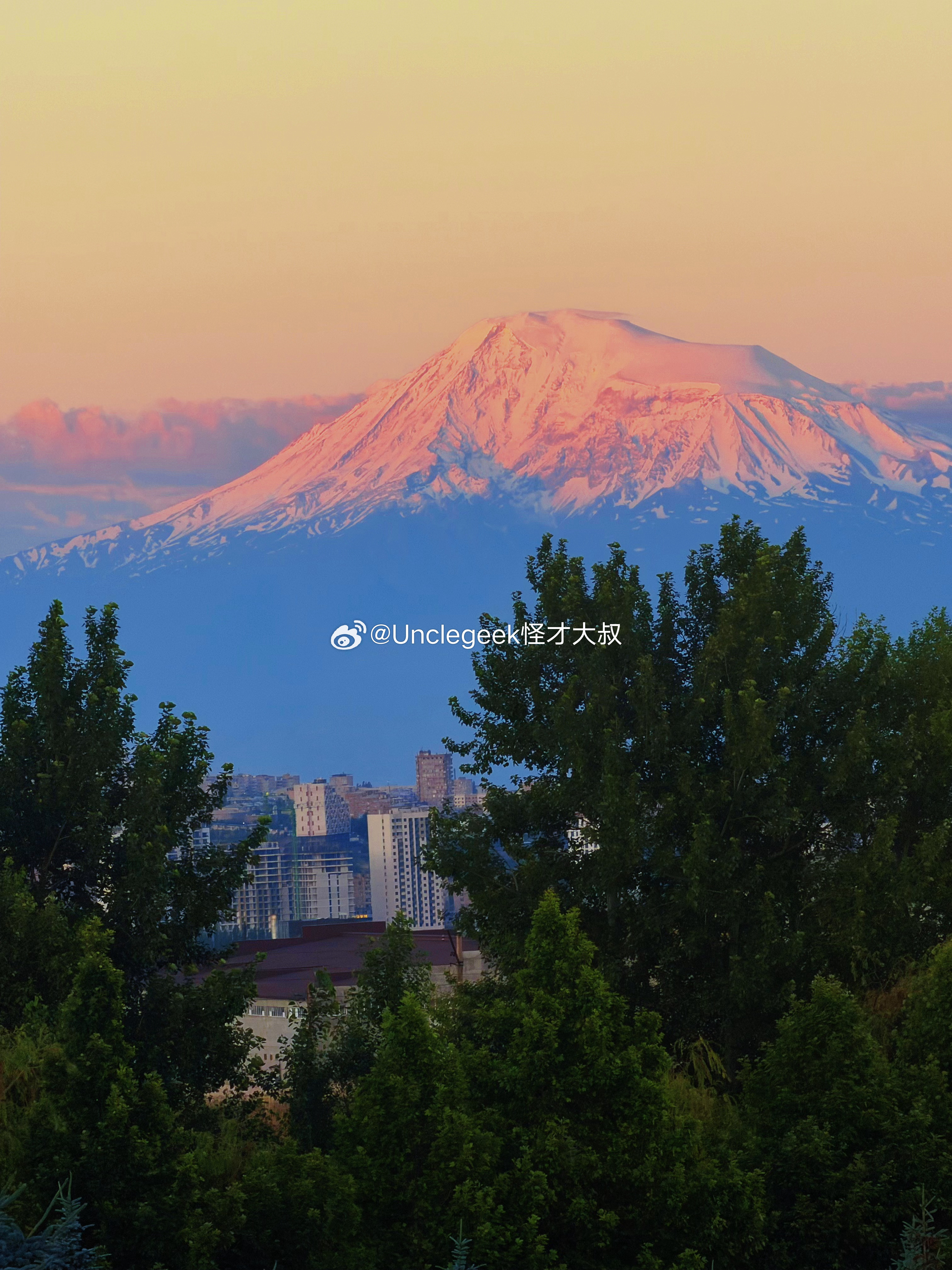 A good morning🏔️🌞ᜊ•͈⌔•͈ᜊ亚美尼亚 亚美尼亚·埃里温