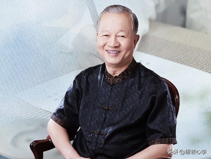 曾仕强教授： 越是聪明的人，越会做一件“傻事”。

那就是，主动选择“吃亏”，从