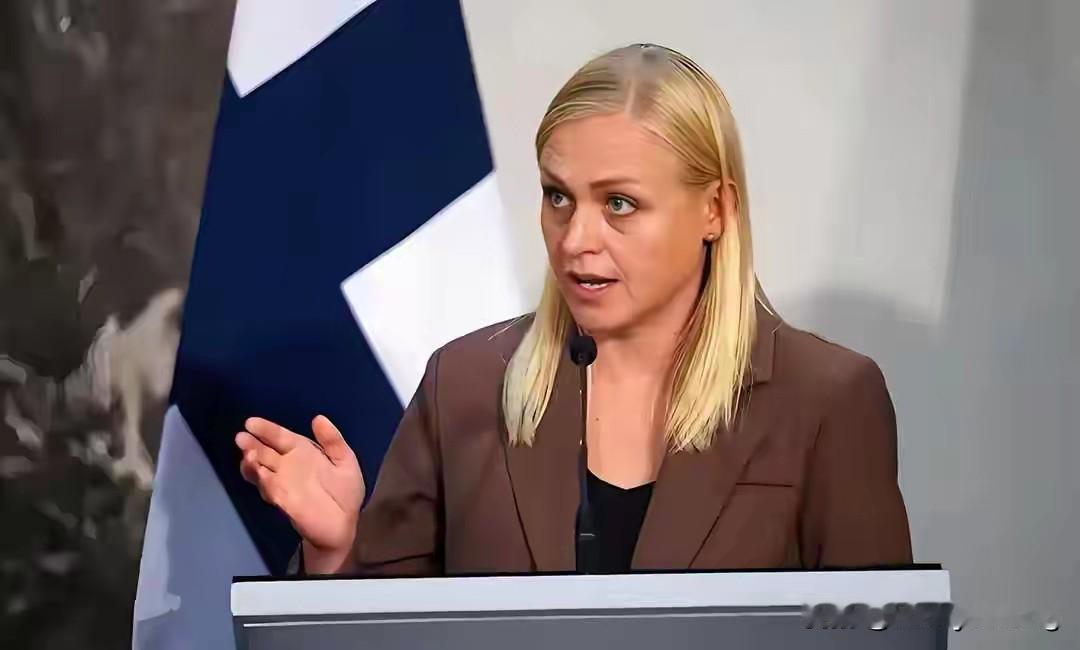 欧盟领导人位置现在被一些女性领导人占位，政治素养一塌糊涂有待提高。为了政治正确，