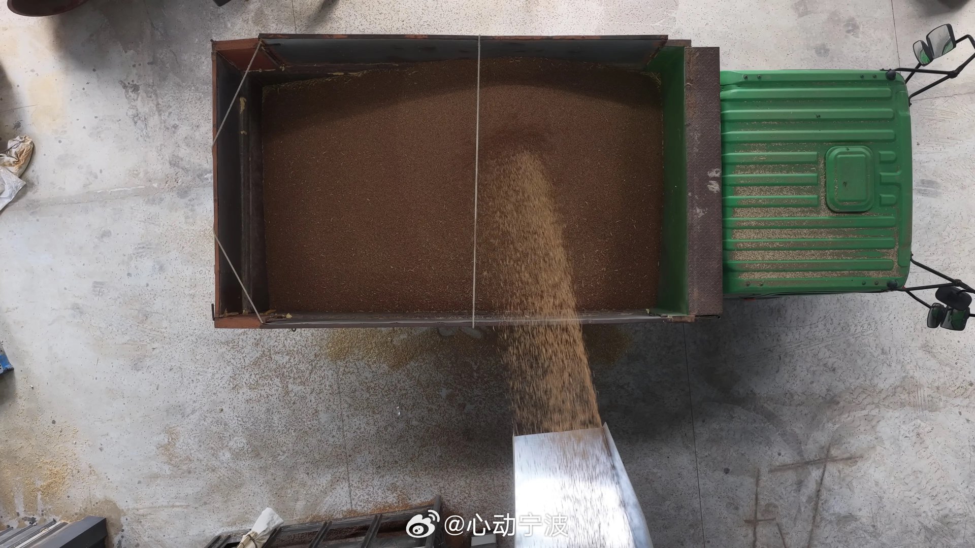 宁波夏收夏种进行时机械化赋能粮食丰收 宁波象山新桥镇迎来夏收夏种关键期，农户同步