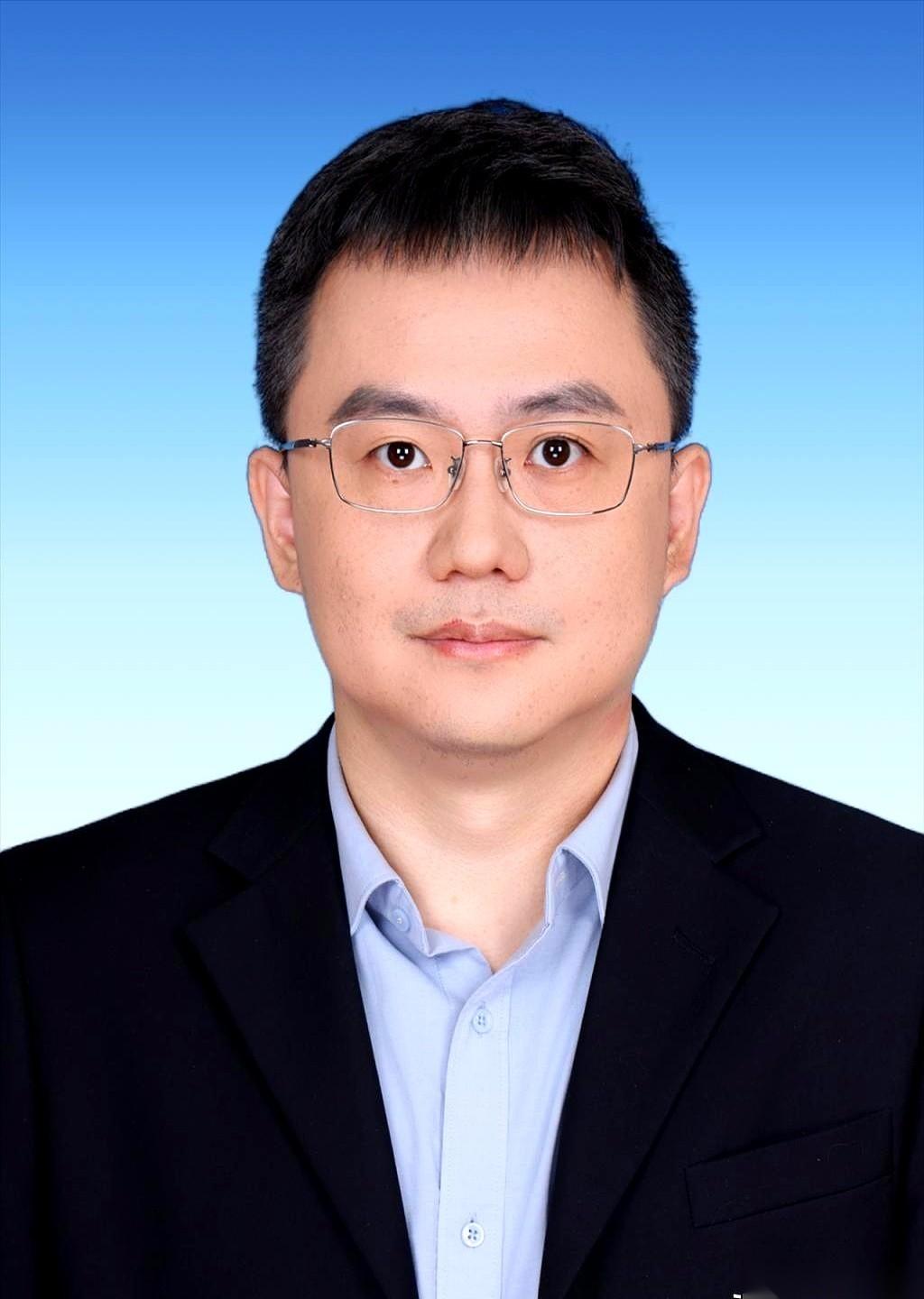 他叫王晓晨，吉林通化人。
2015年，31岁的他，放弃了国外优越的条件，一头扎回