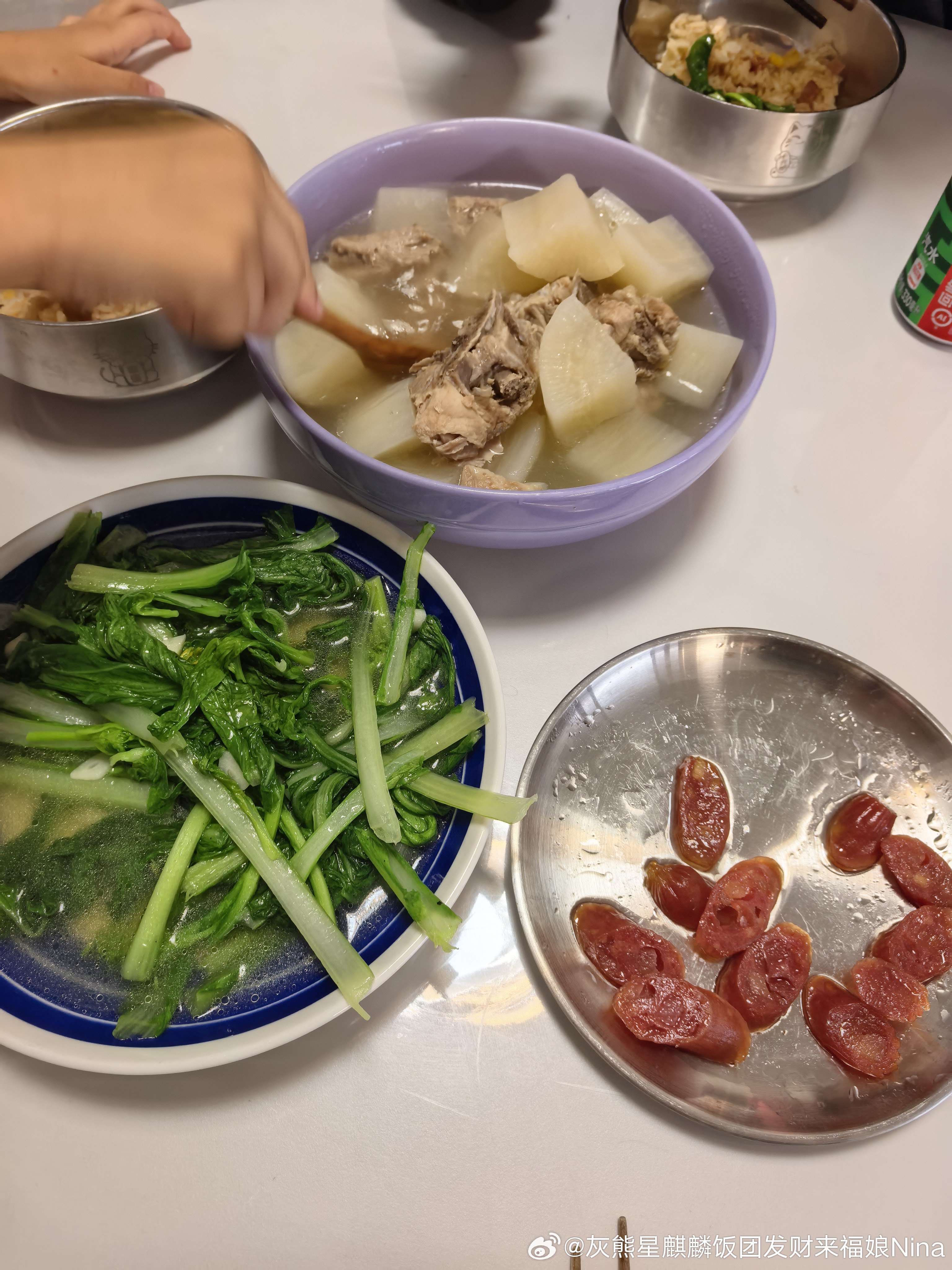 天凉啦 萝卜排骨汤最可口午饭要积极[超话] ​​​