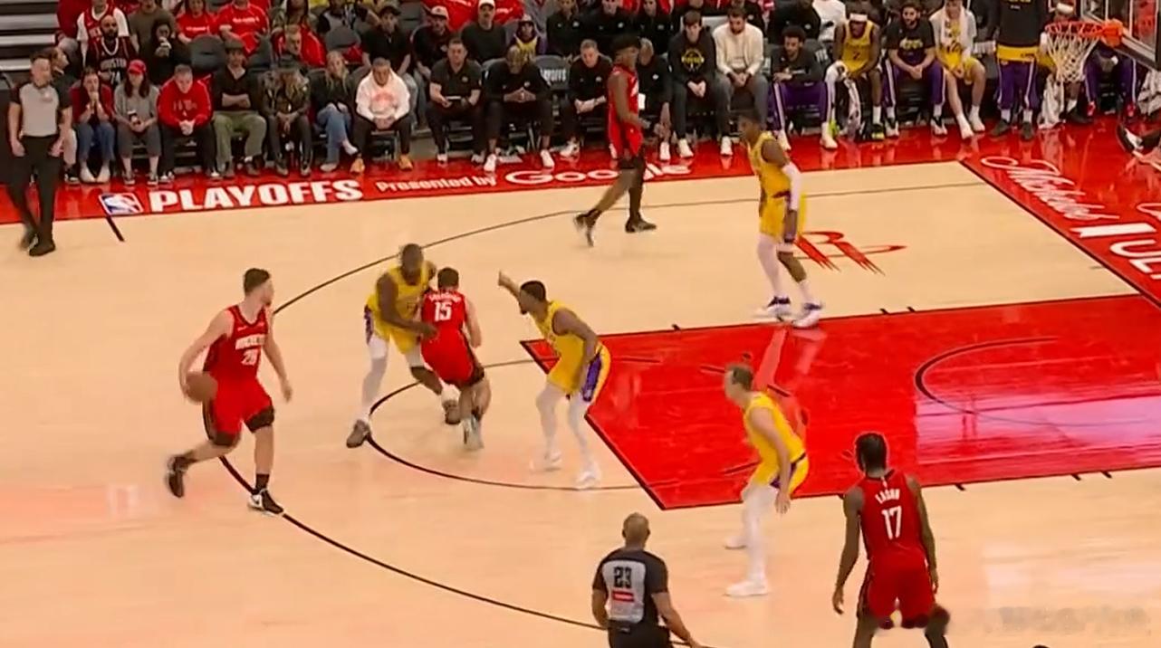 巴特兹这个博主还是非常厉害，前两天我推荐了一条他的微博，讲谢坡德的，看了之后我去