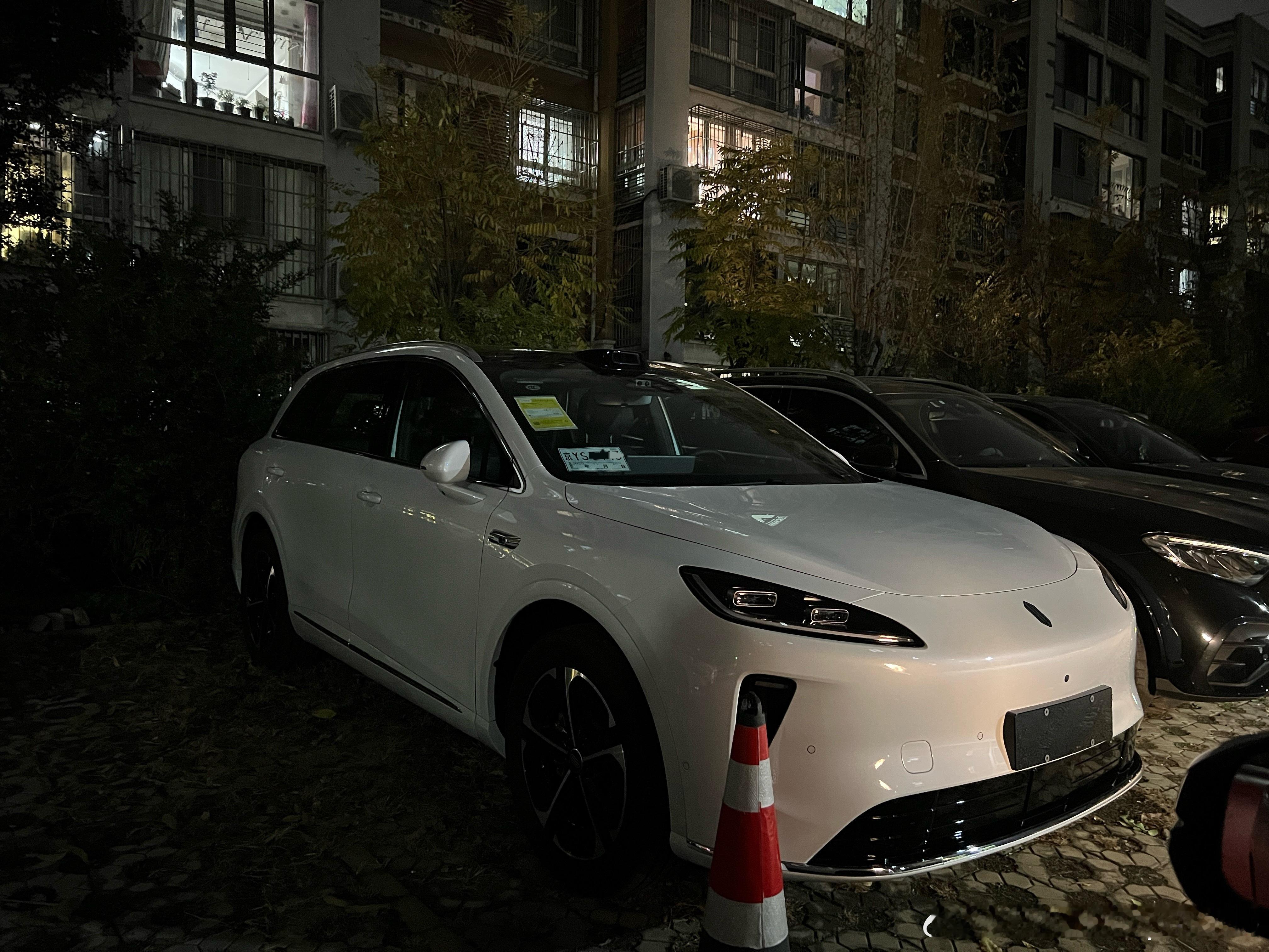 这刚上市几天啊？到家一看，邻居都有提尚界H5的了。不得不说，界字辈儿车关注度就是