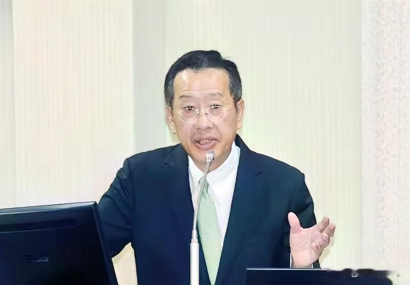 从模糊到公开，民进党当局“倚美谋独”已走到尽头。
在中国台湾地区到底有多少美军协