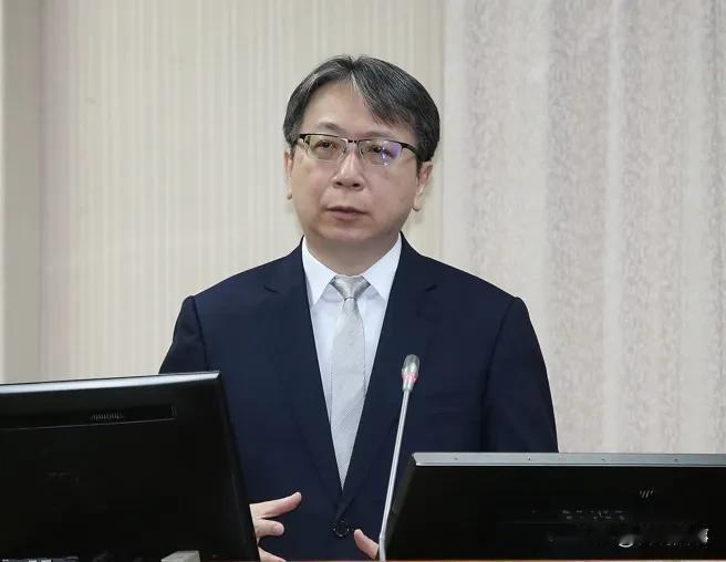 台国安头子承认了！
据中时新闻网报道，就在今天！5月29日，台国安头子蔡明彦表示