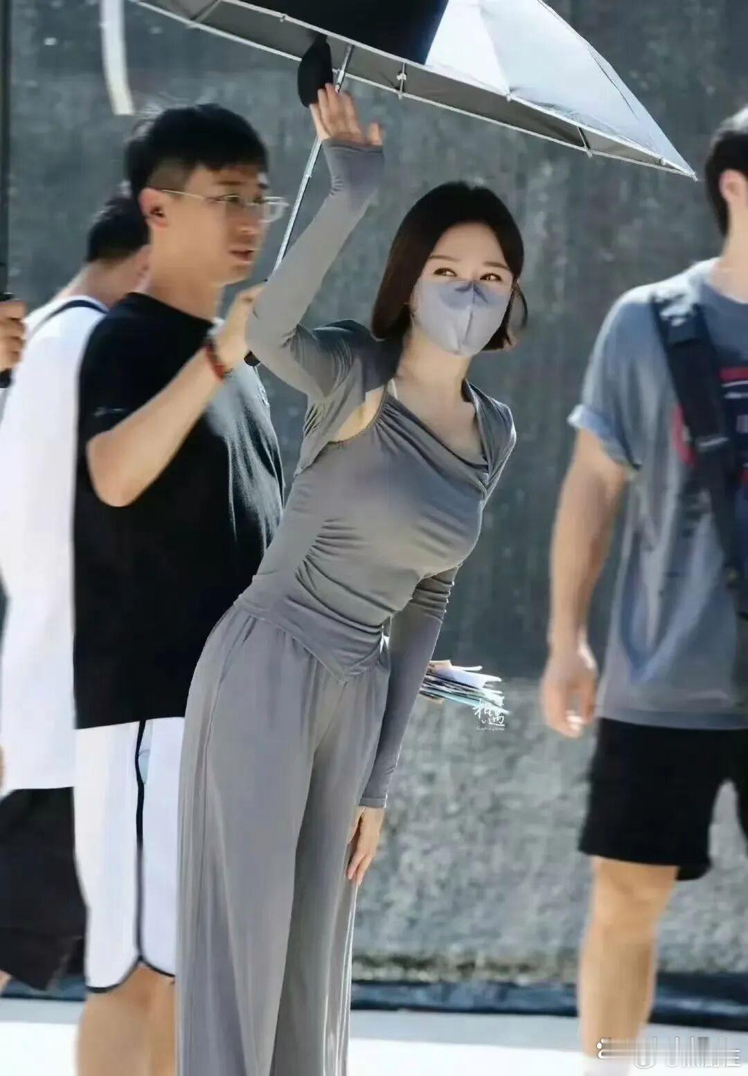 秦岚这身材，谁看了不迷糊啊！ 