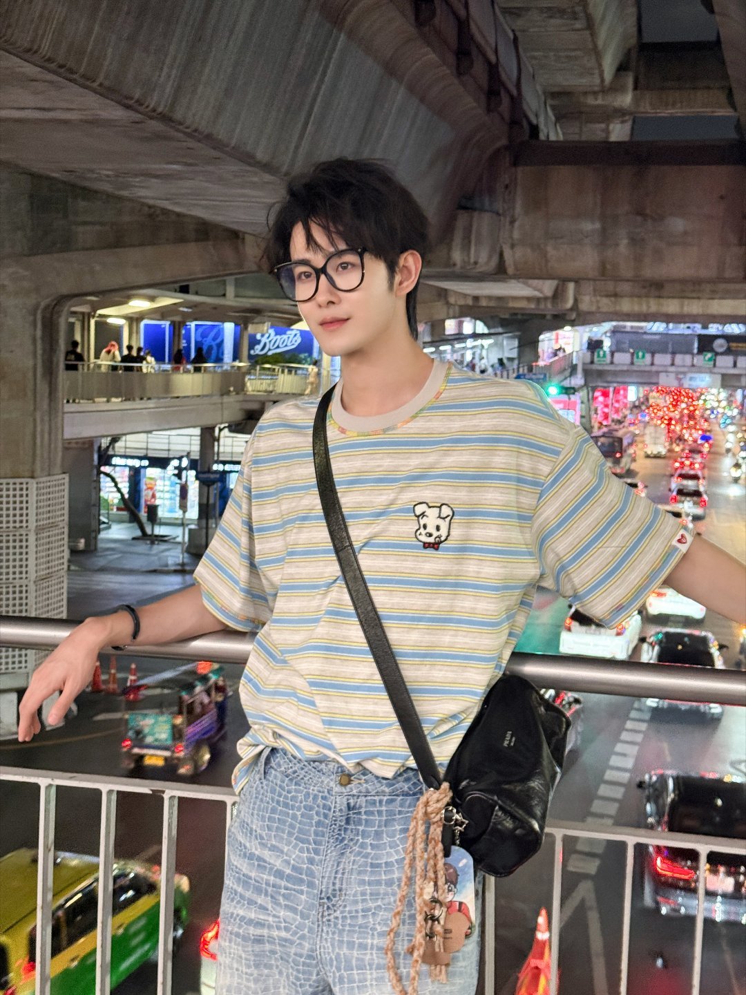 田嘉瑞被猴子强吻哈哈哈哈离了嘉瑞谁还来逗我笑！太有节目效果了吧！！这个嘉瑞简直无