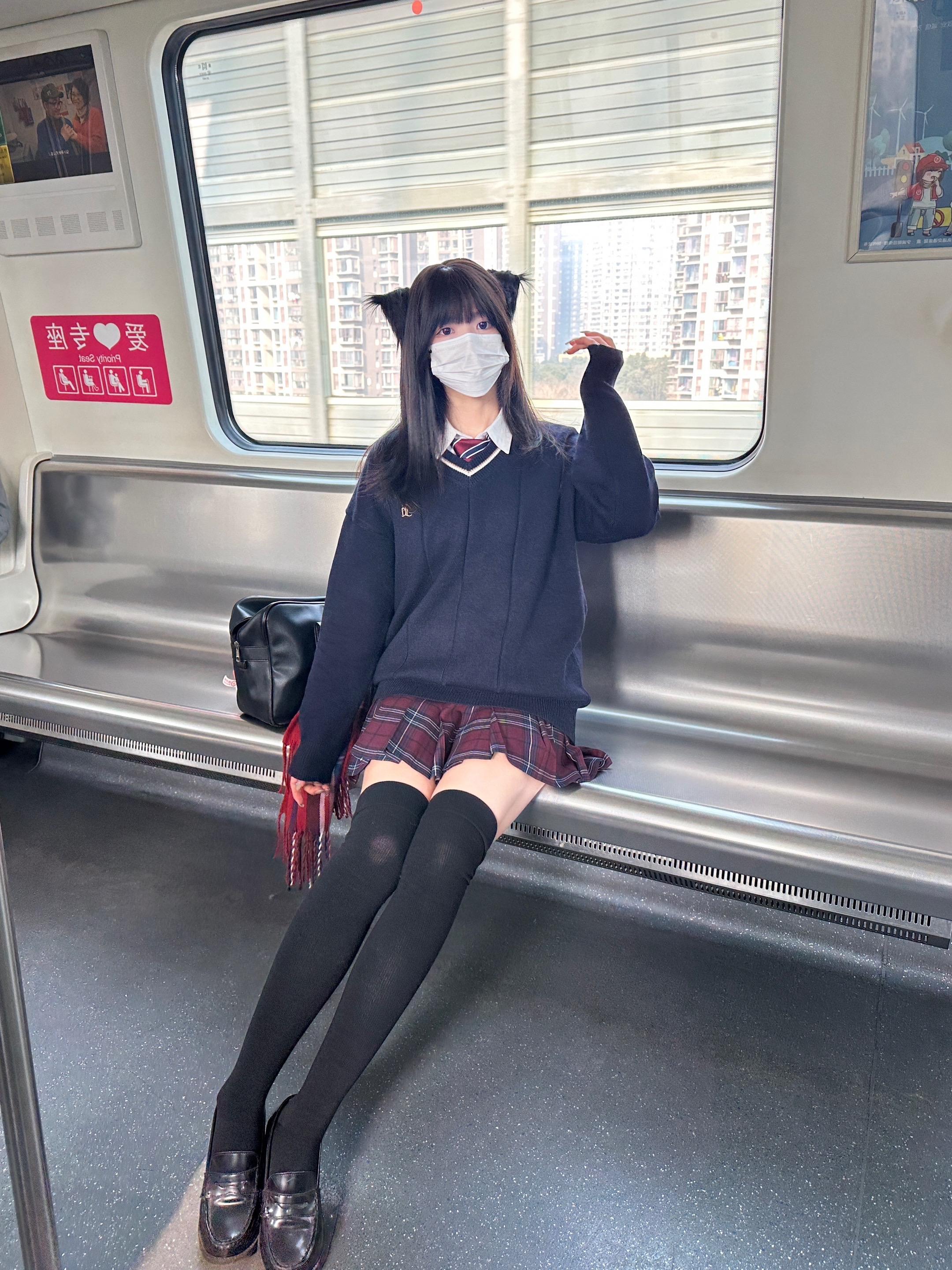 偶尔会想命令人 每天想我一万次。