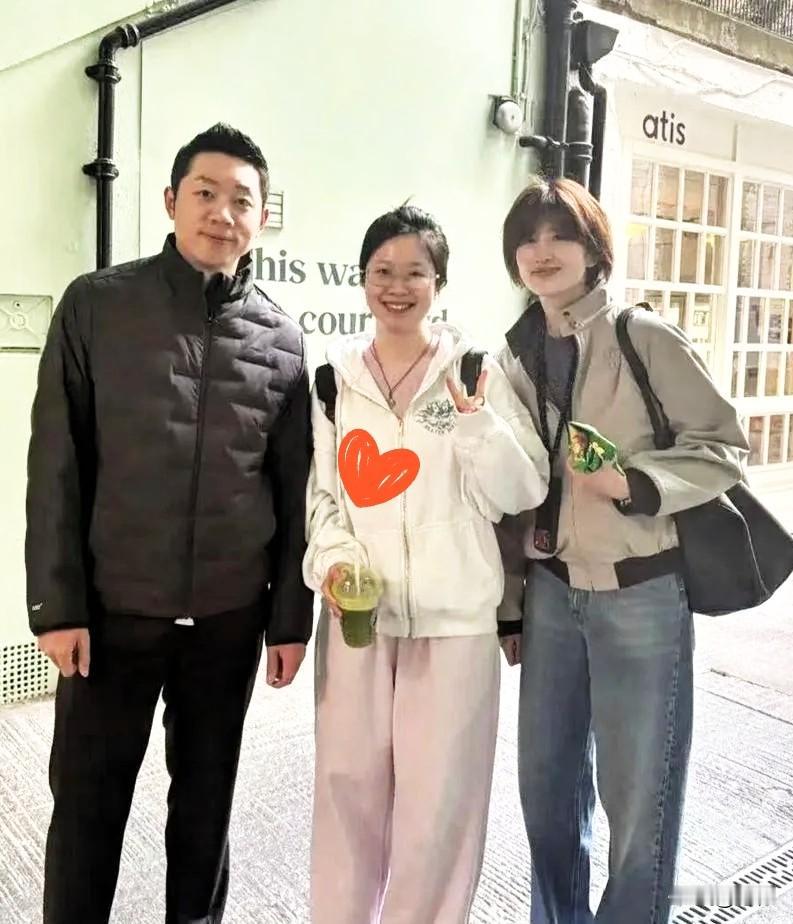 21岁那年，姚彦的世界排名闯进了前十。正是事业往上冲的好时候，教练组却给她抛了个