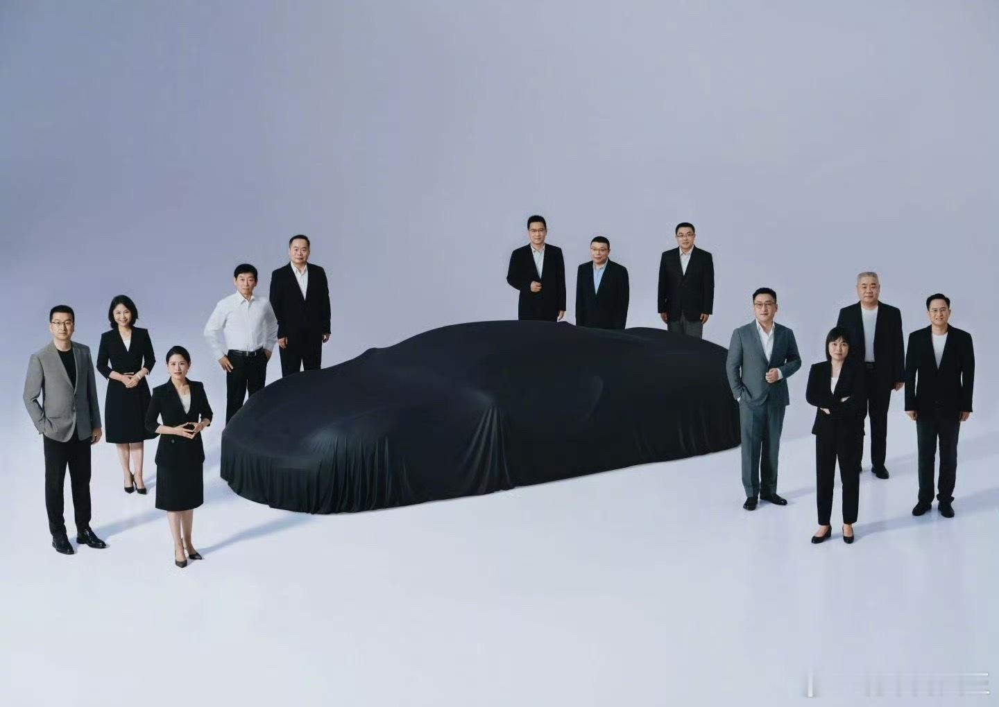 新能源时代的孤勇者，长城大V8超跑要来了从轮廓上看，车头是真够长的大v聊车 ​​