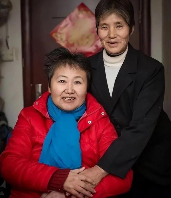 浙江，48岁女子在医院做护工，接到一个出车祸女孩，医生说：会成为植物人，哪料，她