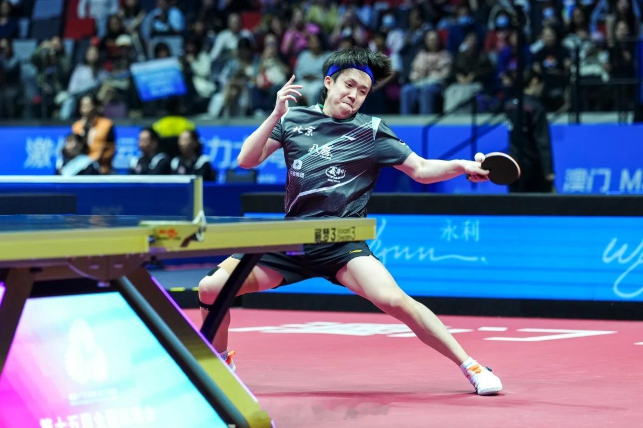 第十五届全运会乒乓球男团1/4决赛北京vs辽宁第一局，王楚钦/马龙11-4袁励岑