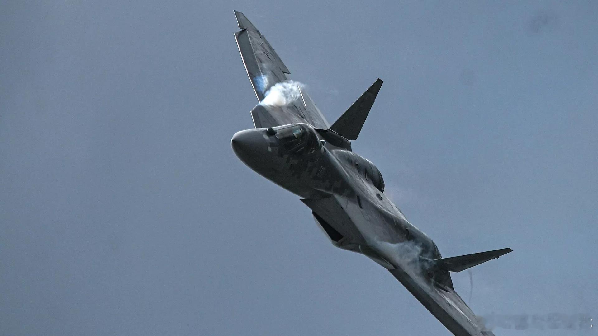 2架苏-57领衔空袭，敖德萨连炸数日，俄军隐身战机越打越狠2026年8月24日，