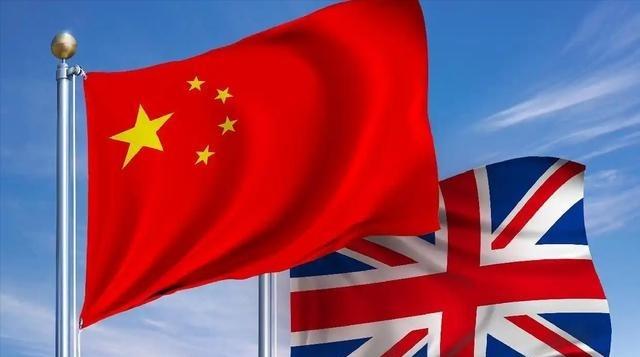 外媒报道， 英国政府 5月5日以向 俄罗斯 提供无人机部件等军事物资为由制裁35