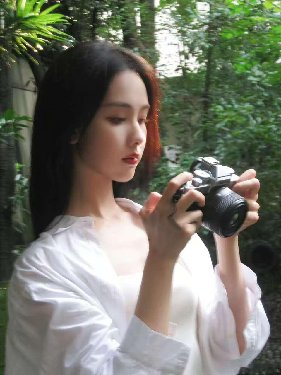 陈都灵白月光女友陈都灵白衬衫造型陈都灵白衬衫造型，白月光女友，[抓狂][抓狂] 