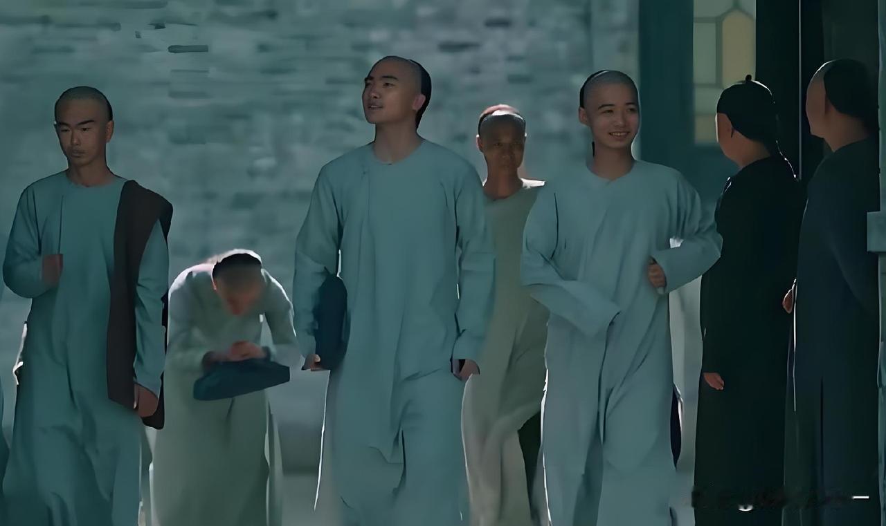 《江海潮生》张謇，

真不愧是状元郎出身，

要不是他解释了校训我真以为他写错别