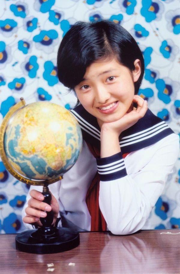 年轻时候真的太羡慕他们一家了//@同梦敏: 唱歌好，人品也好，没有任何绯闻，真正