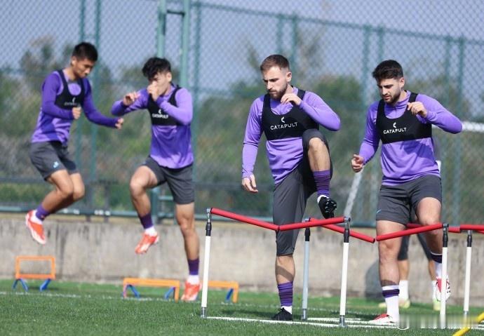 英超  热刺🆚纽卡斯尔热刺需如同精密的Lamborghini在急弯中稳而优雅地