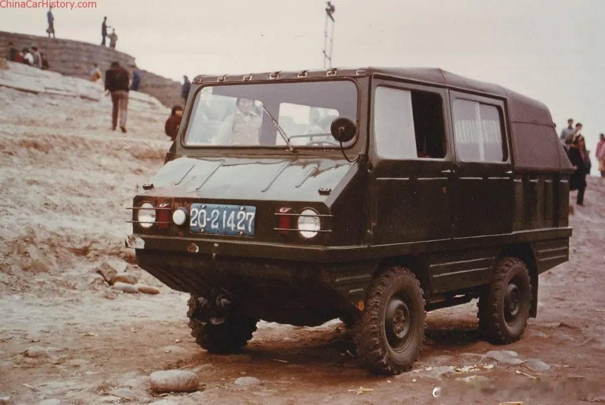 上世纪60年代，为满足军队对轻型空降/山地越野车的需求，贵州汽车制造厂以奥地利H