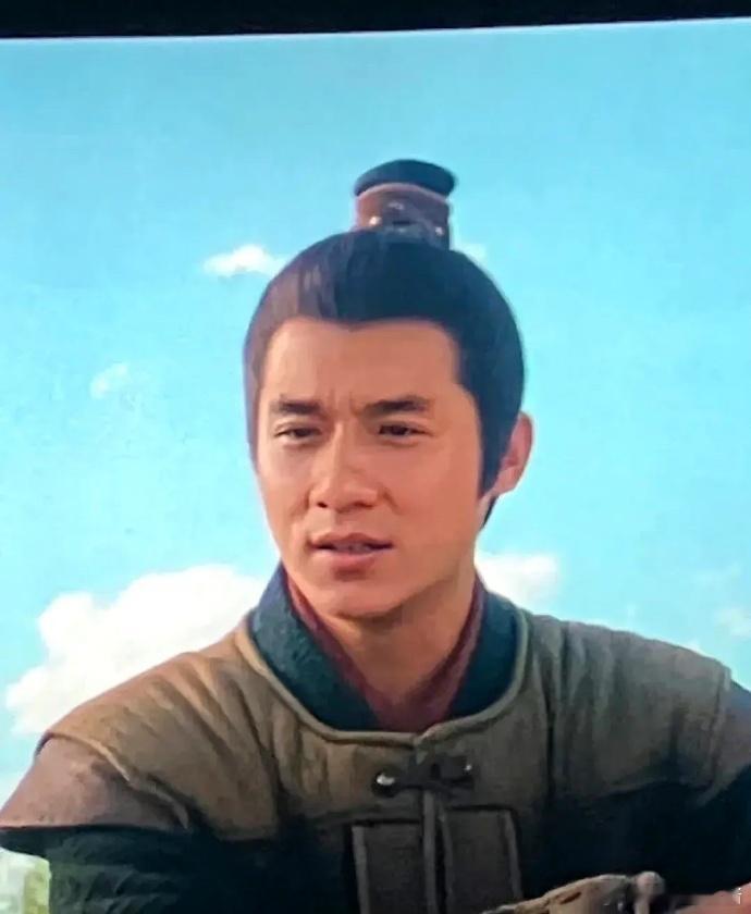 成龙、张艺兴最新电影《传说》里面年轻版成龙居然用的是郑业成的脸AI换的，AI不能