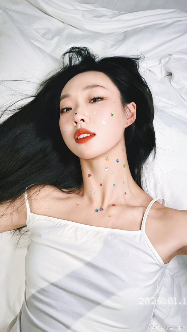 邓萃雯管乐浪姐姐妹情续上了邓萃雯没想到还能认识新朋友邓萃雯采访cue到管乐，笑着